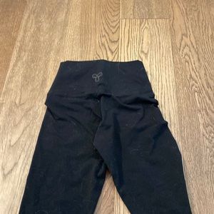 Aritzia leggings